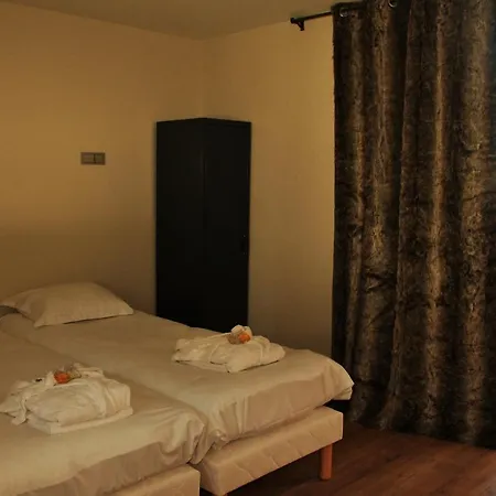 La Principauté De Comborciere Hotel *